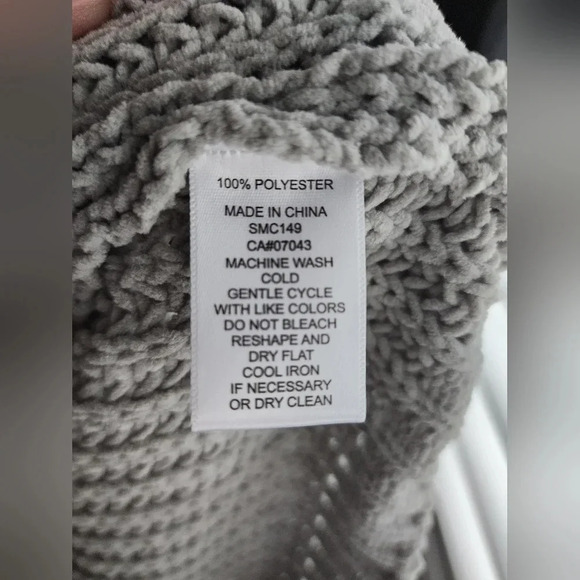 Moon&Madison Womens Crop  V neck Sweater Knit Sage Green size L - Picture 6 of 7